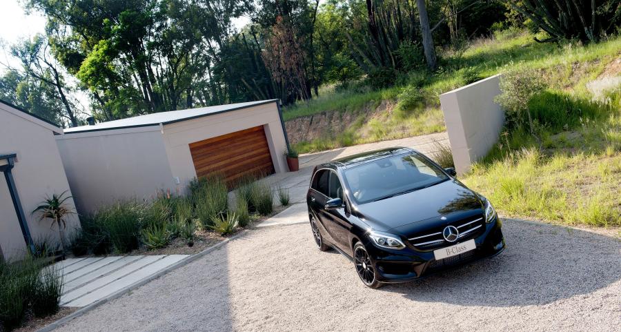  Mercedes-Benz B250 AMG Line 2015 года  (ZA) (фото 9 из 13)